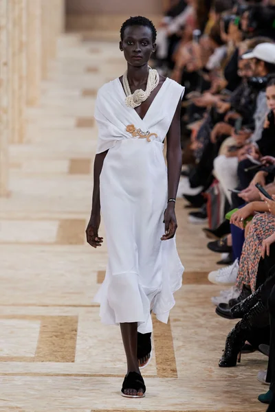 Look 54
